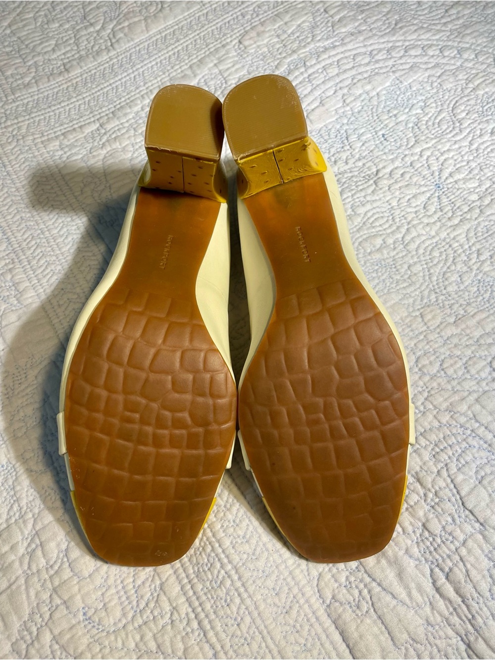 Rockport Women's Two-Tone Yellow and Cream Leather Heels Classic! - Picture 7 of 7
